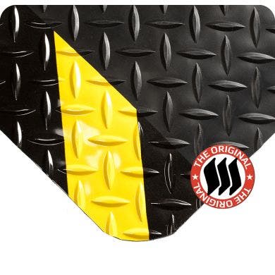 UltraSoft Diamond-Plate SpongeCote Anti-fatigue mat- Black w/ chevron corner shot