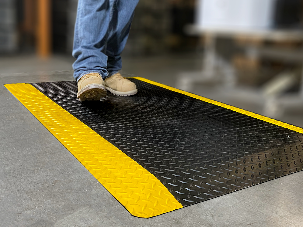 Top 6 Benefits of Diamond Plate Anti-Fatigue Matting