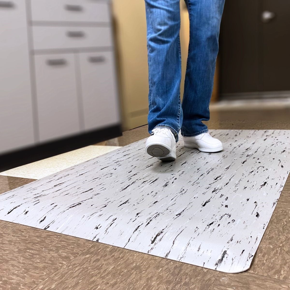 Tile-Top comes with premium anti-fatigue and anti-microbial sponge and top surface.