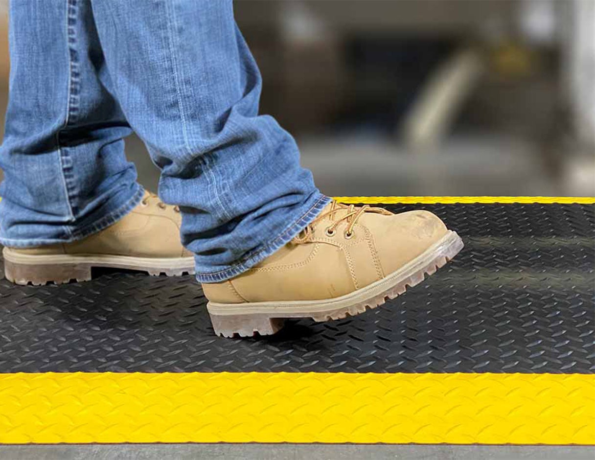 Diamond-Plate surface provides extra traction in harsh environments.