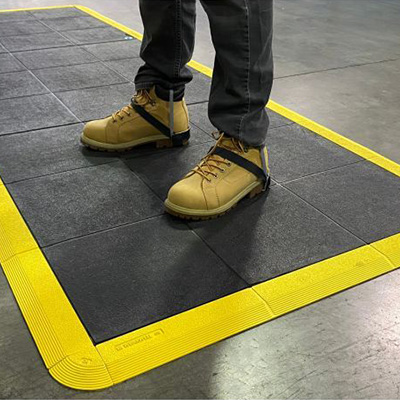 24/SEVEN LockSafe can designate certain areas with yellow ramps that create an easy transition from floor to mat.